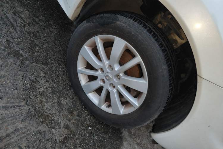 Used Renault Koleos 2015 2.0L Two-Wheel Drive Standard Edition Right Front Wheel Hub