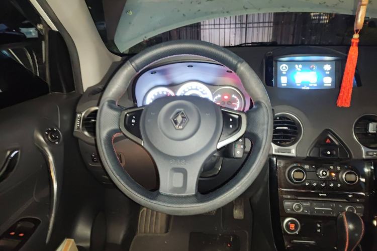 Used Renault Koleos 2015 2.5L Two-Wheel Drive Comfort Edition Steering Wheel