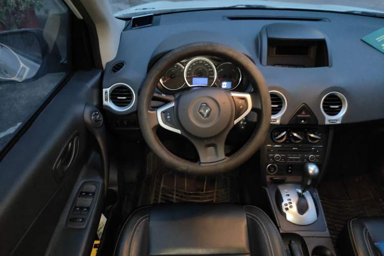 Used Renault Koleos 2015 2.0L Two-Wheel Drive Standard Edition Steering Wheel