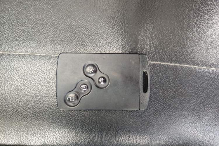 Used Renault Koleos 2015 2.0L Two-Wheel Drive Fashion Edition Vehicle Key