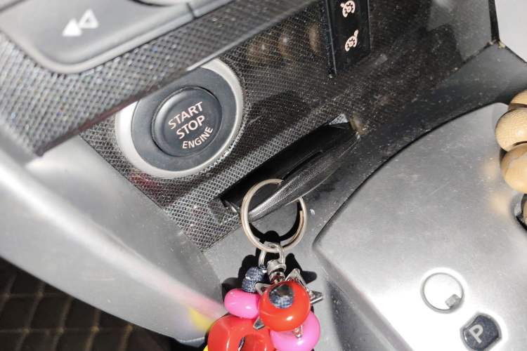 Used Renault Koleos 2015 2.0L Two-Wheel Drive Fashion Edition Vehicle Key