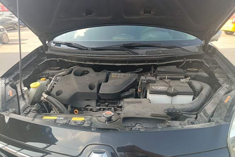 Used Renault Koleos 2016 2.5L 4x4 Comfort Sport Edition Engine Bay