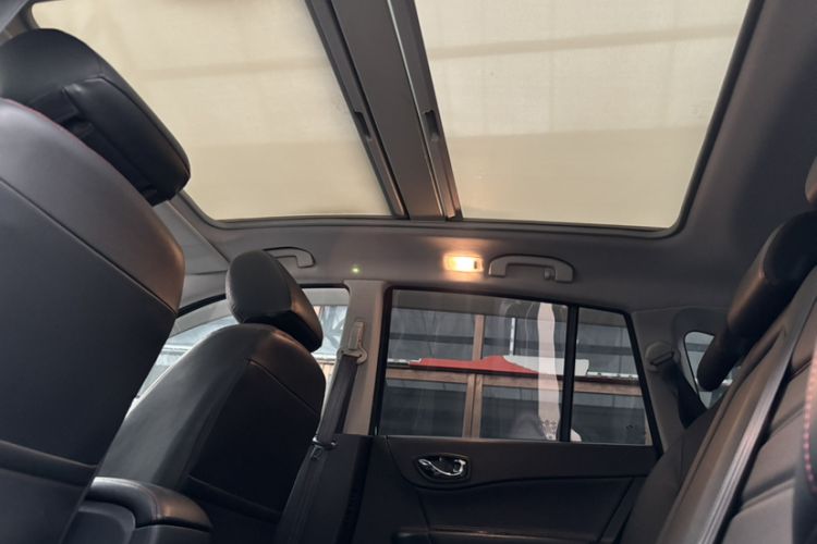 Used Renault Koleos 2016 2.5L 4x4 Comfort Sport Edition Interior 1