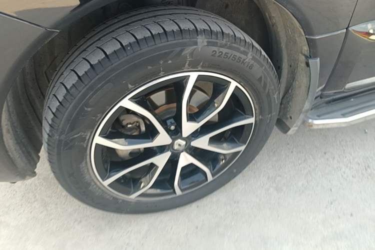 Used Renault Koleos 2016 2.5L 4x4 Comfort Sport Edition Left Front Wheel Hub
