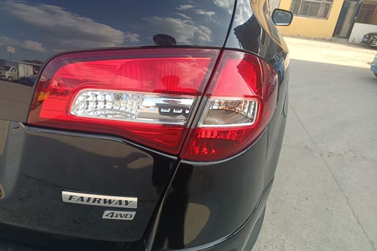 Used Renault Koleos 2016 2.5L 4x4 Comfort Sport Edition Right Rear Taillight