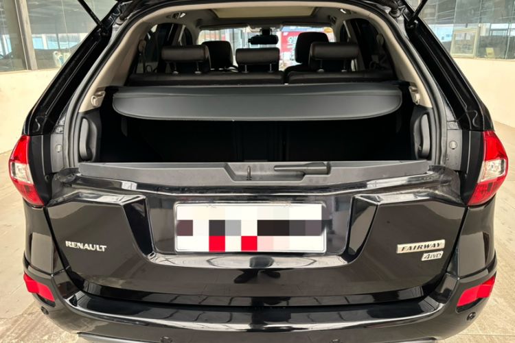 Used Renault Koleos 2016 2.5L 4x4 Comfort Sport Edition Trunk