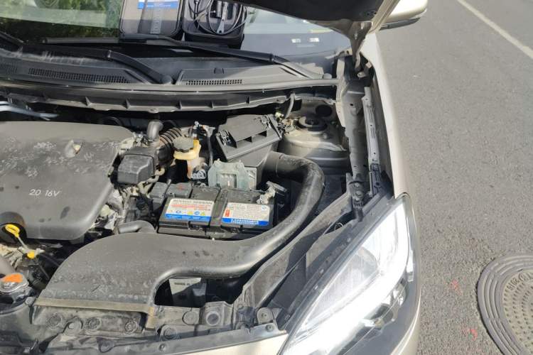 Used Renault Koleos 2016 2.0L Two-Wheel-Drive Comfort Edition with BOSE System Engine Bay Left