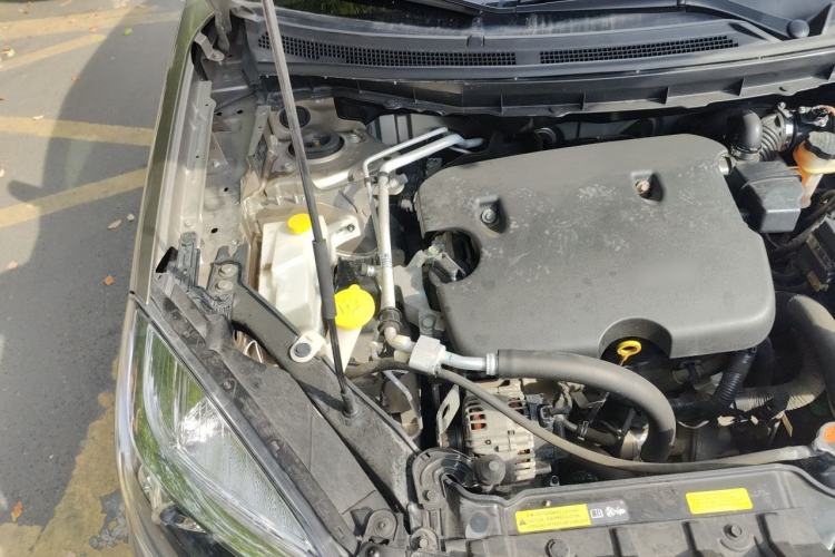 Used Renault Koleos 2016 2.0L Two-Wheel-Drive Comfort Edition with BOSE System Engine Bay Right