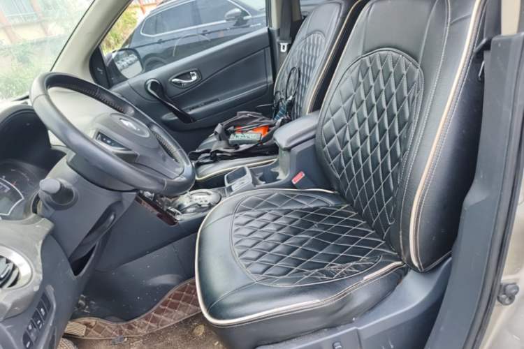 Used Renault Koleos 2016 2.5L Two-Wheel Drive Comfort & Sport Edition Left Front Seat
