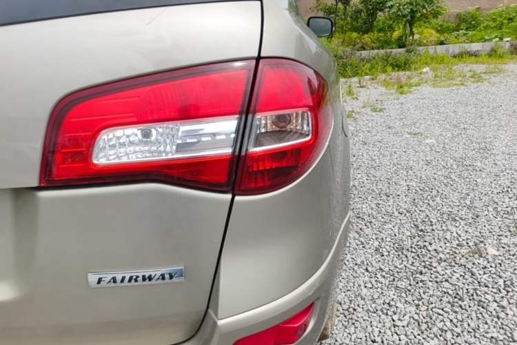 Used Renault Koleos 2016 2.5L Two-Wheel Drive Comfort & Sport Edition Right Rear Taillight
