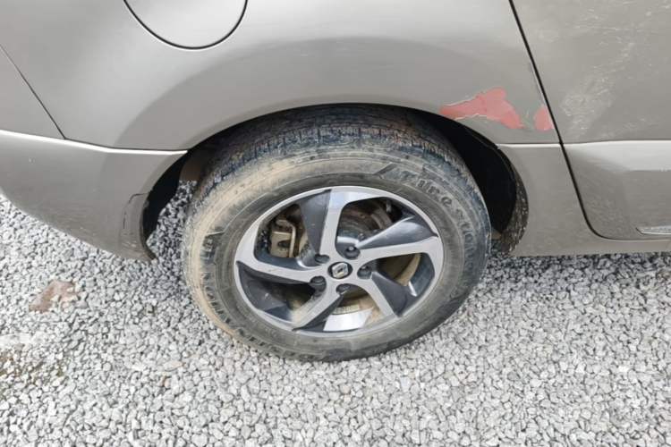 Used Renault Koleos 2016 2.5L Two-Wheel Drive Comfort & Sport Edition Right Rear Wheel Hub
