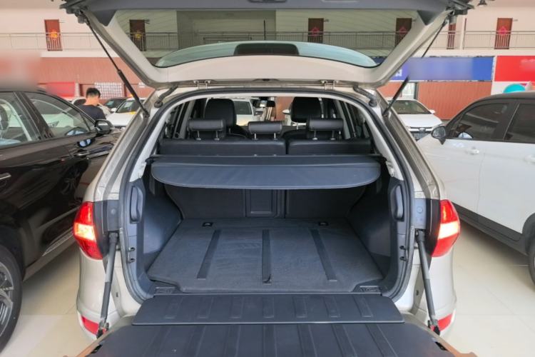 Used Renault Koleos 2016 2.0L Two-Wheel-Drive Comfort Edition with BOSE System Trunk