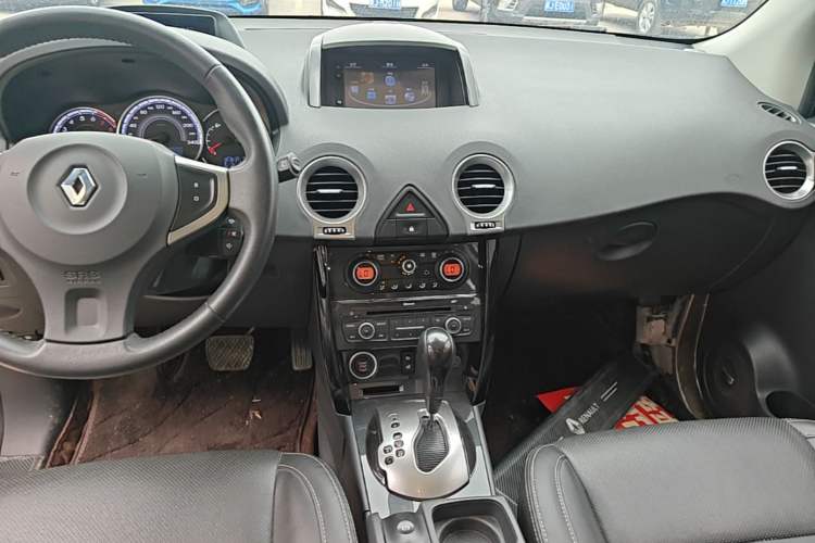Used Renault Koleos 2016 Revised Version 2.0L Two-Wheel Drive Comfort Edition Audio And AC Panel