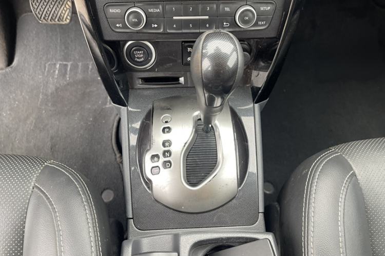 Used Renault Koleos 2016 2.0L Two-Wheel Drive Comfort Edition Gear Lever