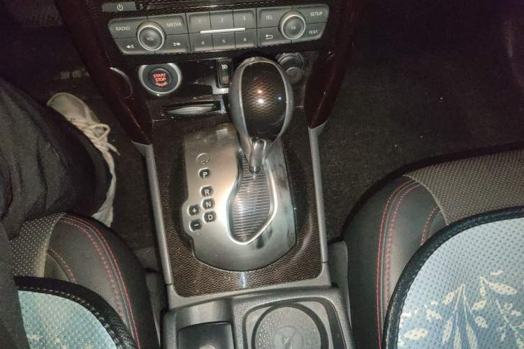 Used Renault Koleos 2016 2.5L Two-Wheel Drive Comfort & Sport Edition Gear Lever