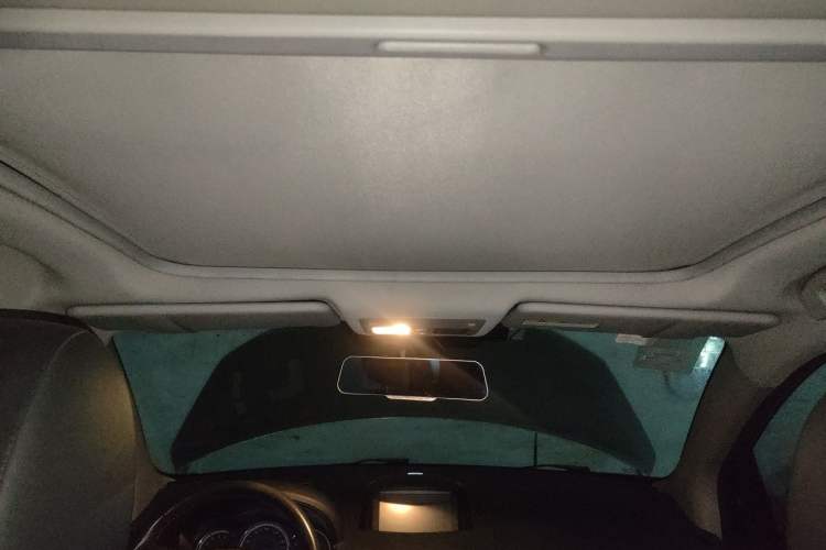 Used Renault Koleos 2016 2.5L Two-Wheel Drive Comfort & Sport Edition Headliner