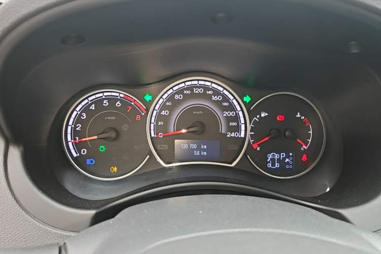 Used Renault Koleos 2016 Revised Version 2.0L Two-Wheel Drive Comfort Edition Instrument Cluster