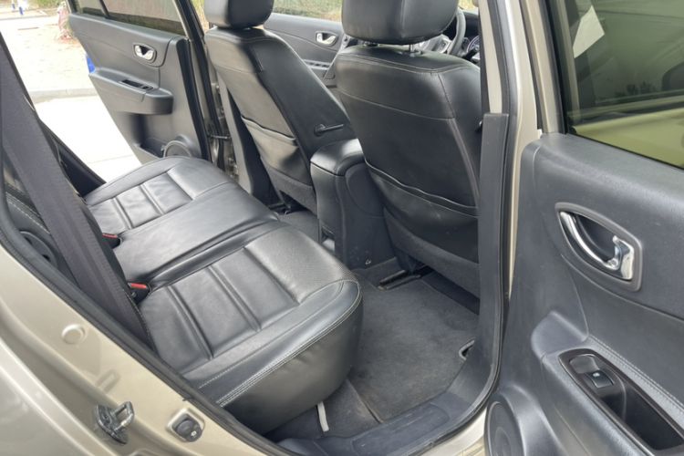 Used Renault Koleos 2016 2.0L Two-Wheel Drive Comfort Edition Interior 2