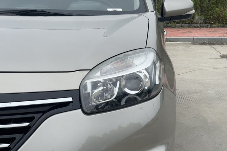 Used Renault Koleos 2016 2.0L Two-Wheel Drive Comfort Edition Left Front Headlight