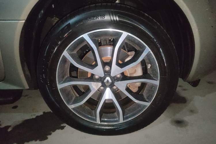 Used Renault Koleos 2016 2.5L Two-Wheel Drive Comfort & Sport Edition Right Front Wheel Hub