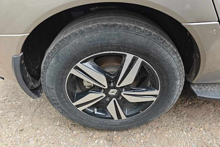 Used Renault Koleos 2016 Revised Version 2.0L Two-Wheel Drive Comfort Edition Right Rear Wheel Hub
