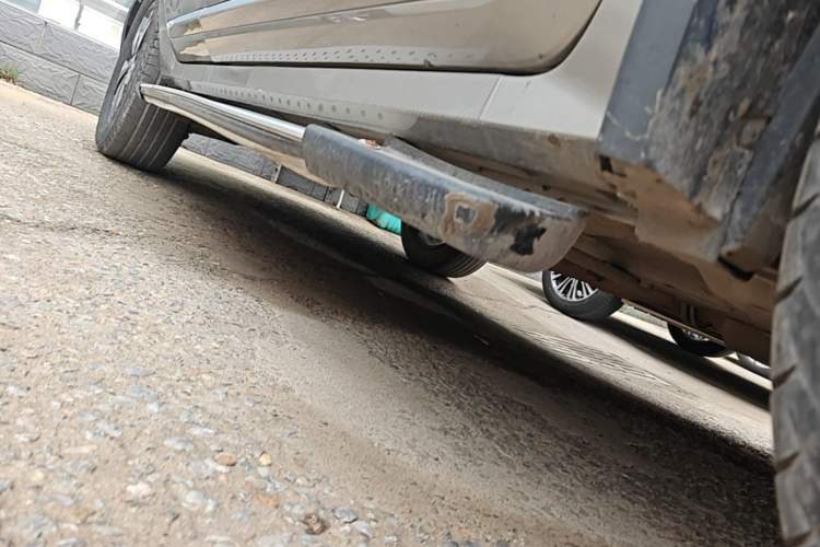Used Renault Koleos 2016 Revised Version 2.0L Two-Wheel Drive Comfort Edition Right Side Sill