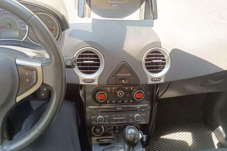 Used Renault Koleos 2016 2.0L Two-Wheel-Drive Comfort Edition with BOSE System Audio And AC Panel