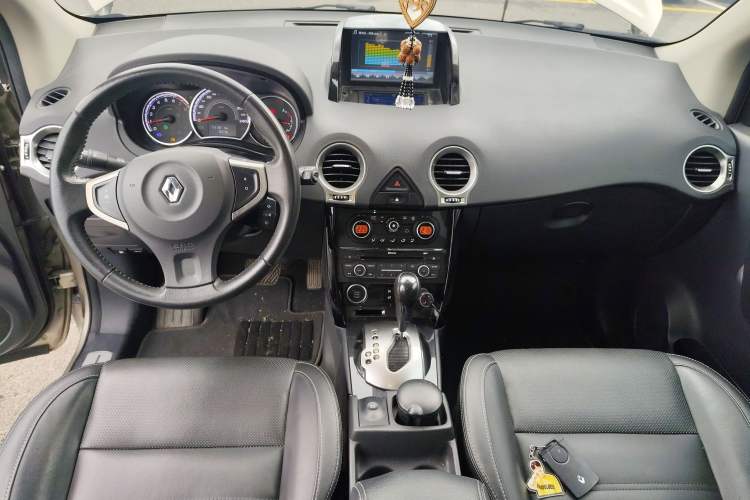 Used Renault Koleos 2016 2.0L Two-Wheel Drive Comfort Edition Audio And AC Panel