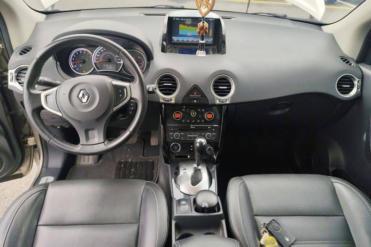 Used Renault Koleos 2016 2.0L Two-Wheel Drive Comfort Edition Center Console