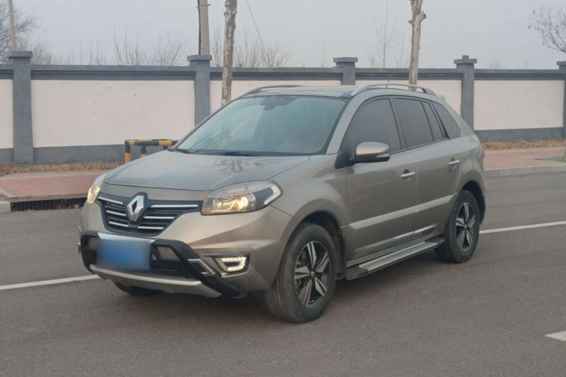 Used Renault Koleos 2016 Revised Version 2.0L Two-Wheel Drive Comfort Edition Front Left 45 Deg