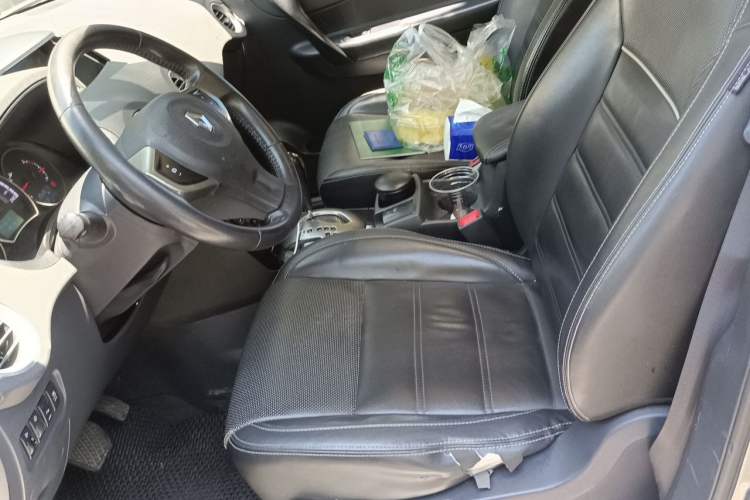 Used Renault Koleos 2016 2.0L Two-Wheel-Drive Comfort Edition with BOSE System Left Front Seat