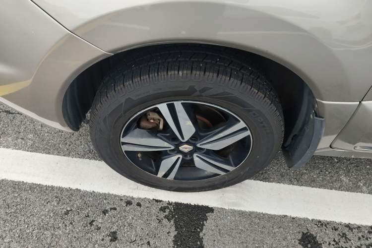 Used Renault Koleos 2016 2.0L Two-Wheel Drive Comfort Edition Left Front Wheel Hub