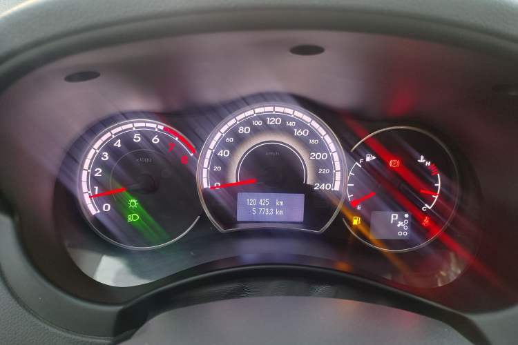 Used Renault Koleos 2016 Revised Version 2.0L Two-Wheel Drive Comfort Edition Odometer Close Up