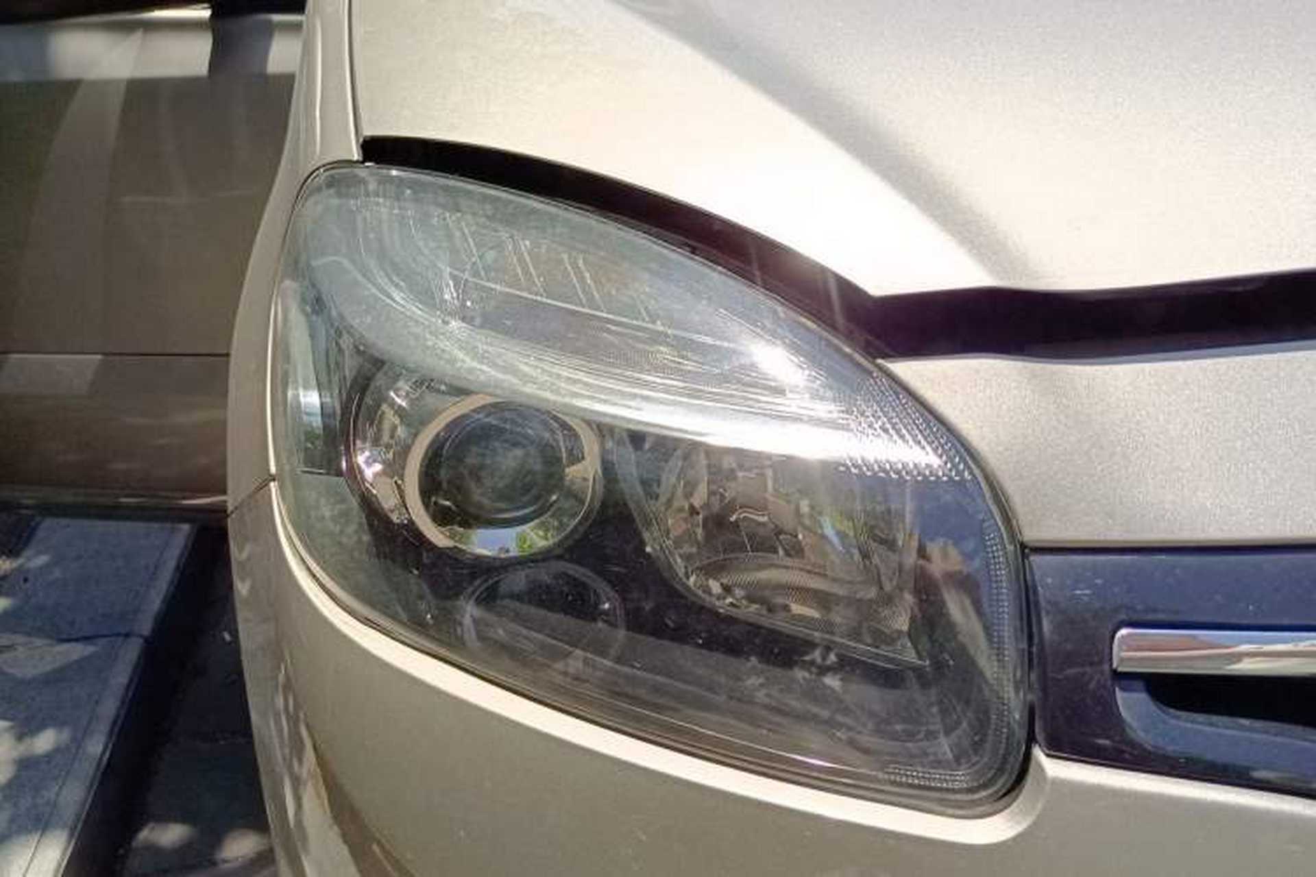 Used Renault Koleos 2016 2.0L Two-Wheel-Drive Comfort Edition with BOSE System Right Front Headlight