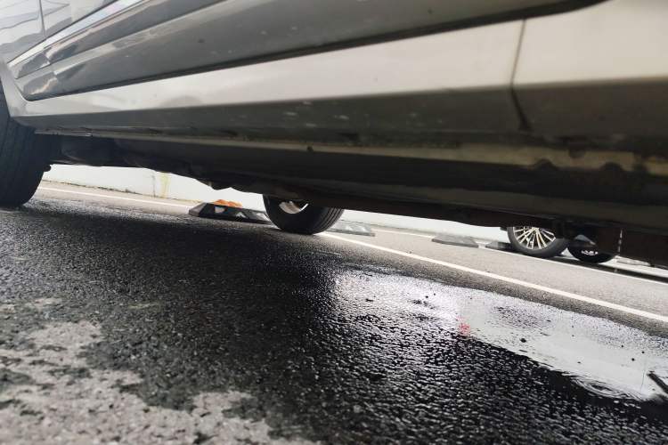 Used Renault Koleos 2016 2.0L Two-Wheel Drive Comfort Edition Right Side Sill