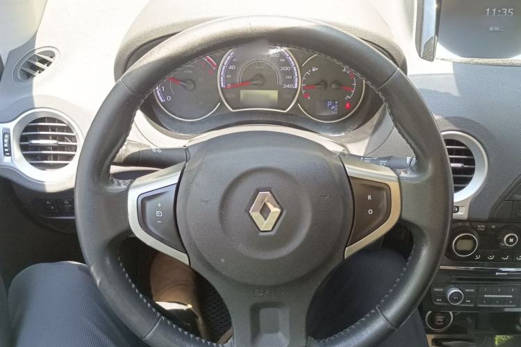 Used Renault Koleos 2016 2.0L Two-Wheel-Drive Comfort Edition with BOSE System Steering Wheel