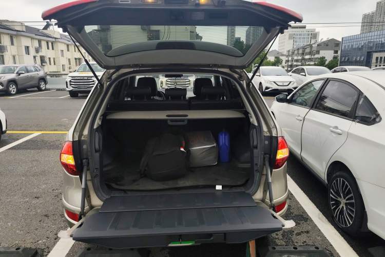 Used Renault Koleos 2016 2.0L Two-Wheel Drive Comfort Edition Trunk