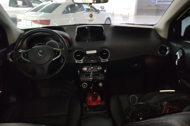 Used Renault Koleos 2016 2.5L Two-Wheel Drive Comfort & Sport Edition Center Console