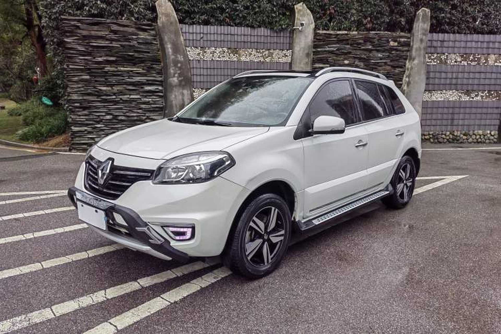Used Renault Koleos 2016 Revised Version 2.0L Two-Wheel Drive Comfort Edition Front Left 45 Deg