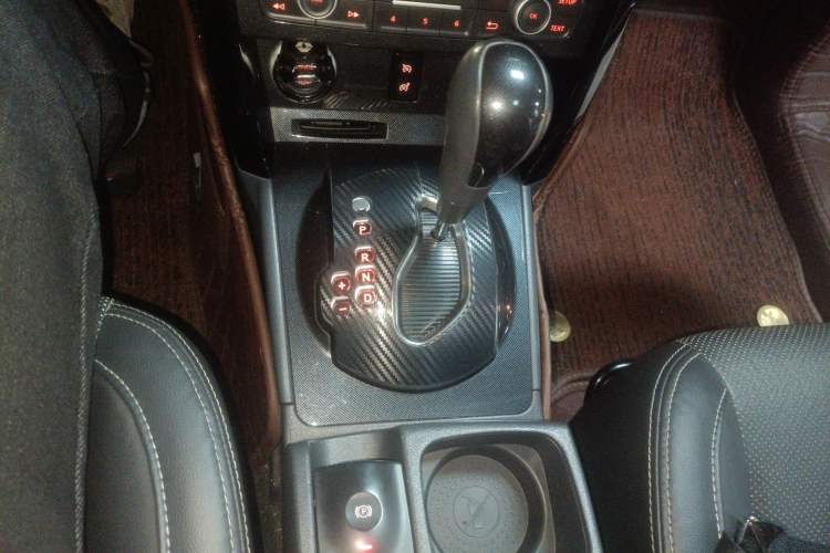 Used Renault Koleos 2016 Revised Version 2.0L Two-Wheel Drive Comfort Edition Gear Lever