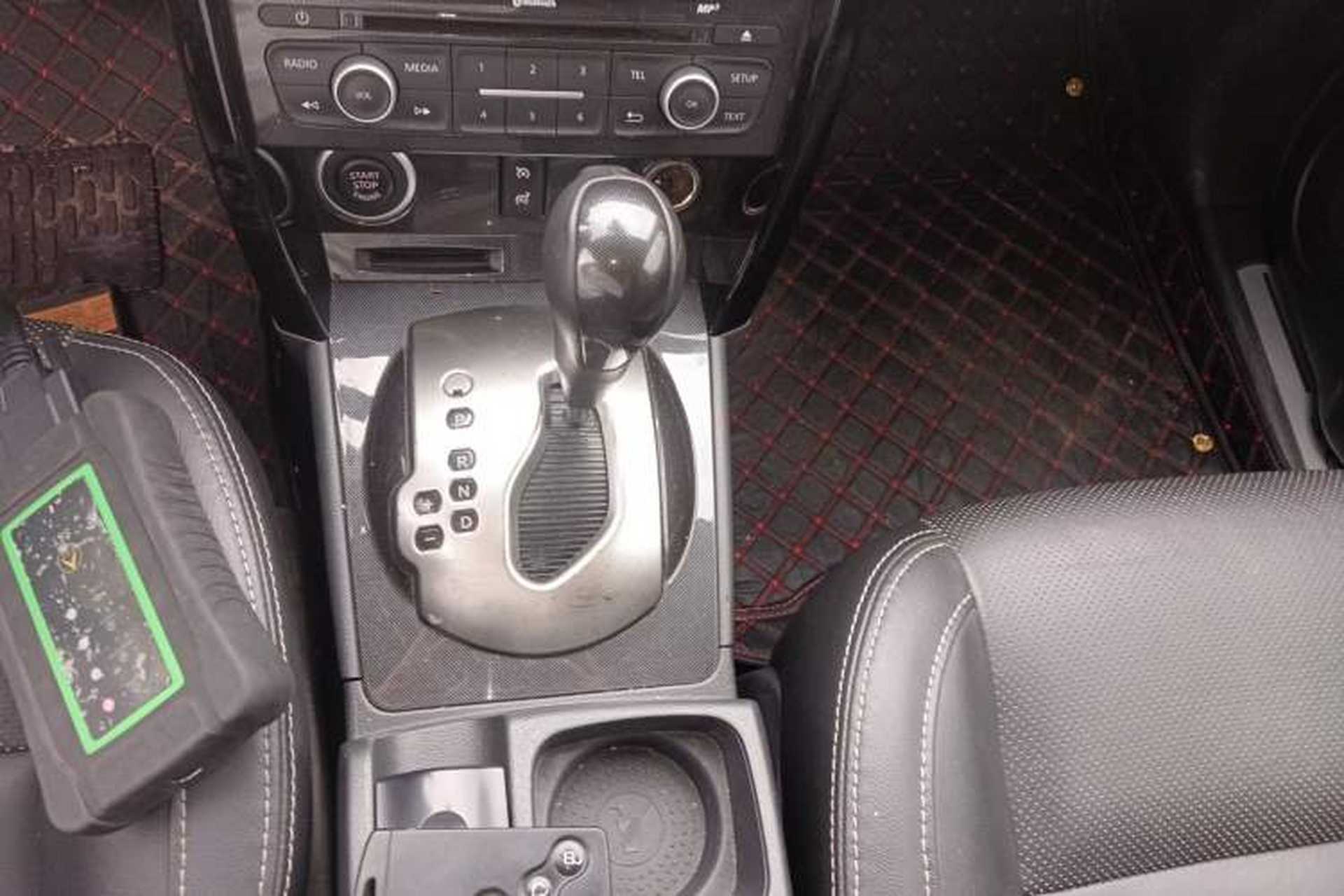 Used Renault Koleos 2016 2.0L Two-Wheel Drive Comfort Edition Gear Lever