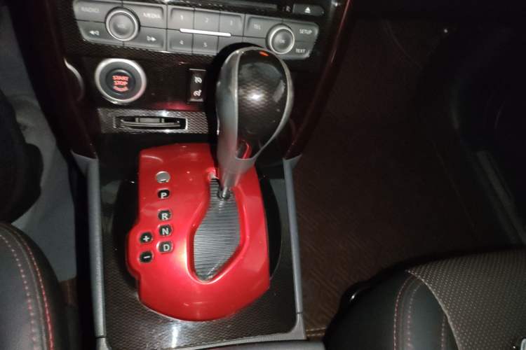 Used Renault Koleos 2016 2.5L Two-Wheel Drive Comfort & Sport Edition Gear Lever