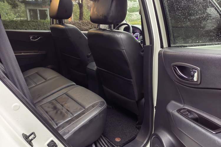 Used Renault Koleos 2016 Revised Version 2.0L Two-Wheel Drive Comfort Edition Interior 3