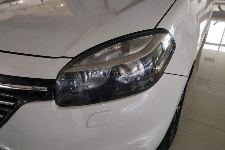 Used Renault Koleos 2016 2.5L Two-Wheel Drive Comfort & Sport Edition Left Front Headlight