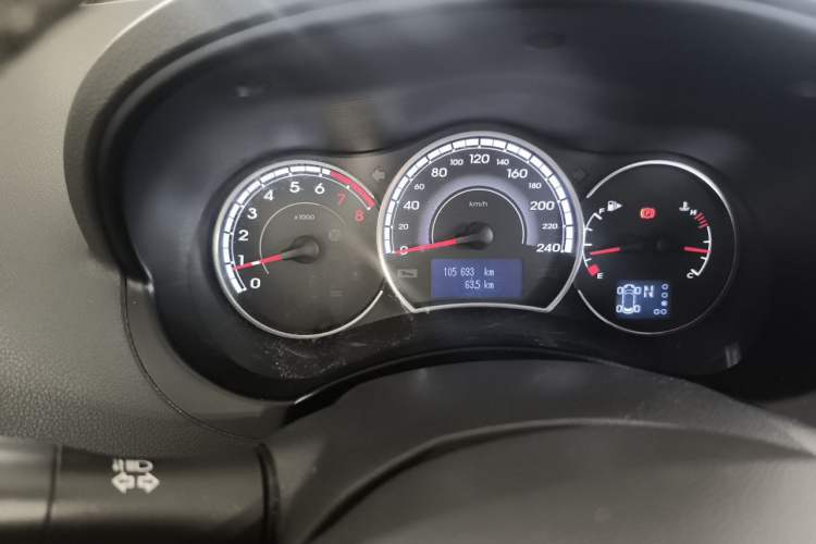 Used Renault Koleos 2016 2.0L Two-Wheel-Drive Comfort Edition with BOSE System Odometer Close Up