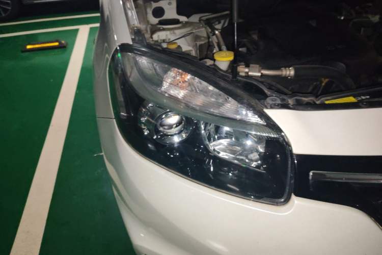 Used Renault Koleos 2016 2.0L Two-Wheel Drive Fashion Edition Right Front Headlight