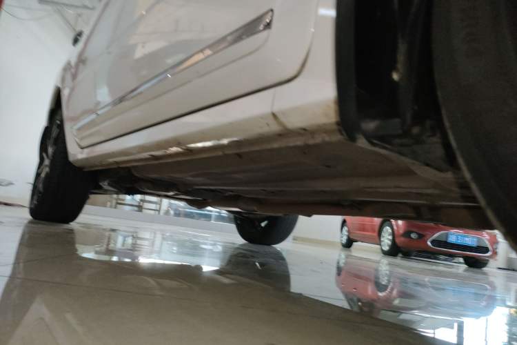 Used Renault Koleos 2016 2.5L Two-Wheel Drive Comfort & Sport Edition Right Side Sill