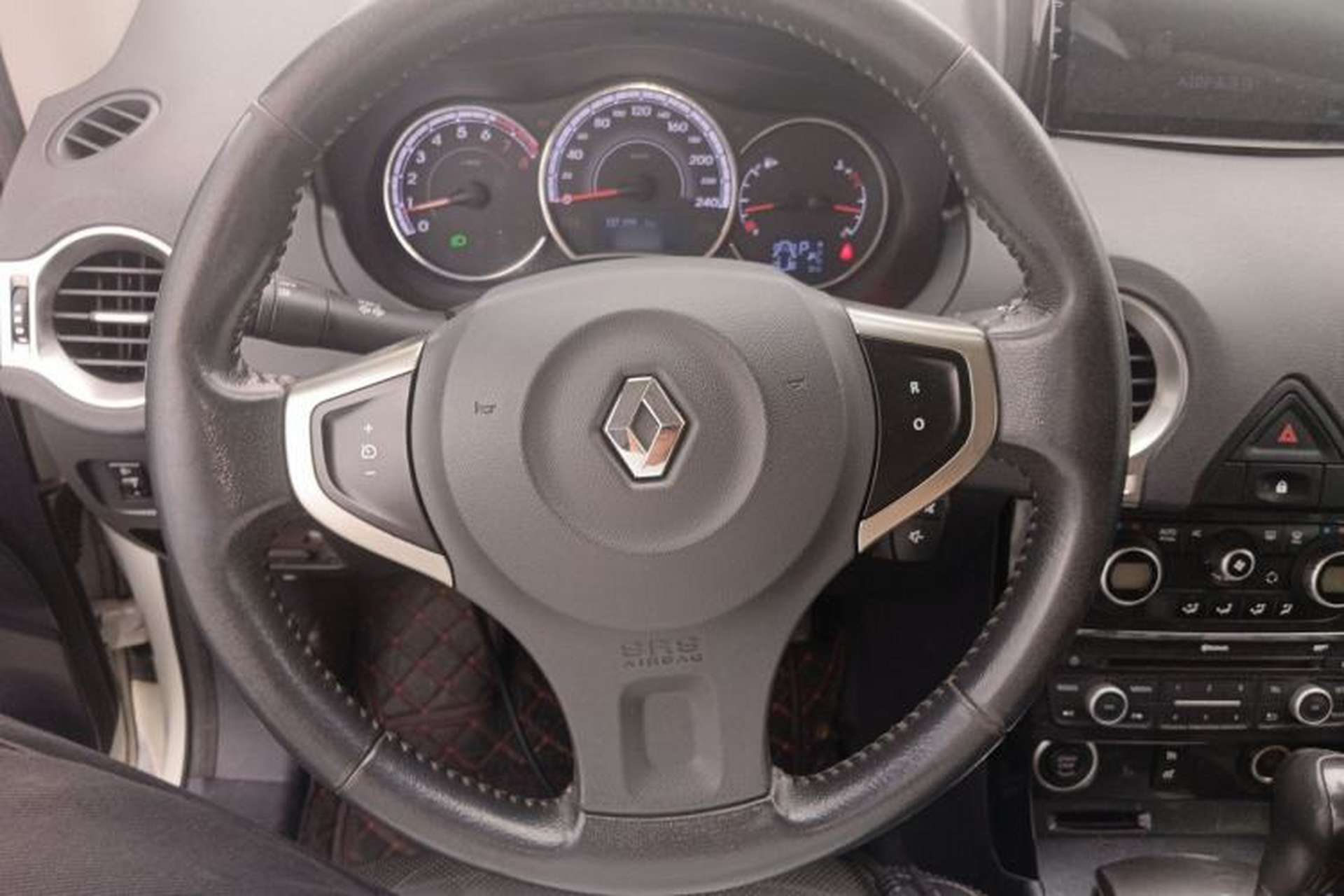 Used Renault Koleos 2016 2.0L Two-Wheel Drive Comfort Edition Steering Wheel