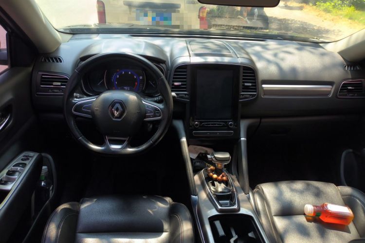 Used Renault Koleos 2017 2.0L Two-Wheel-Drive Leading Edition Center Console