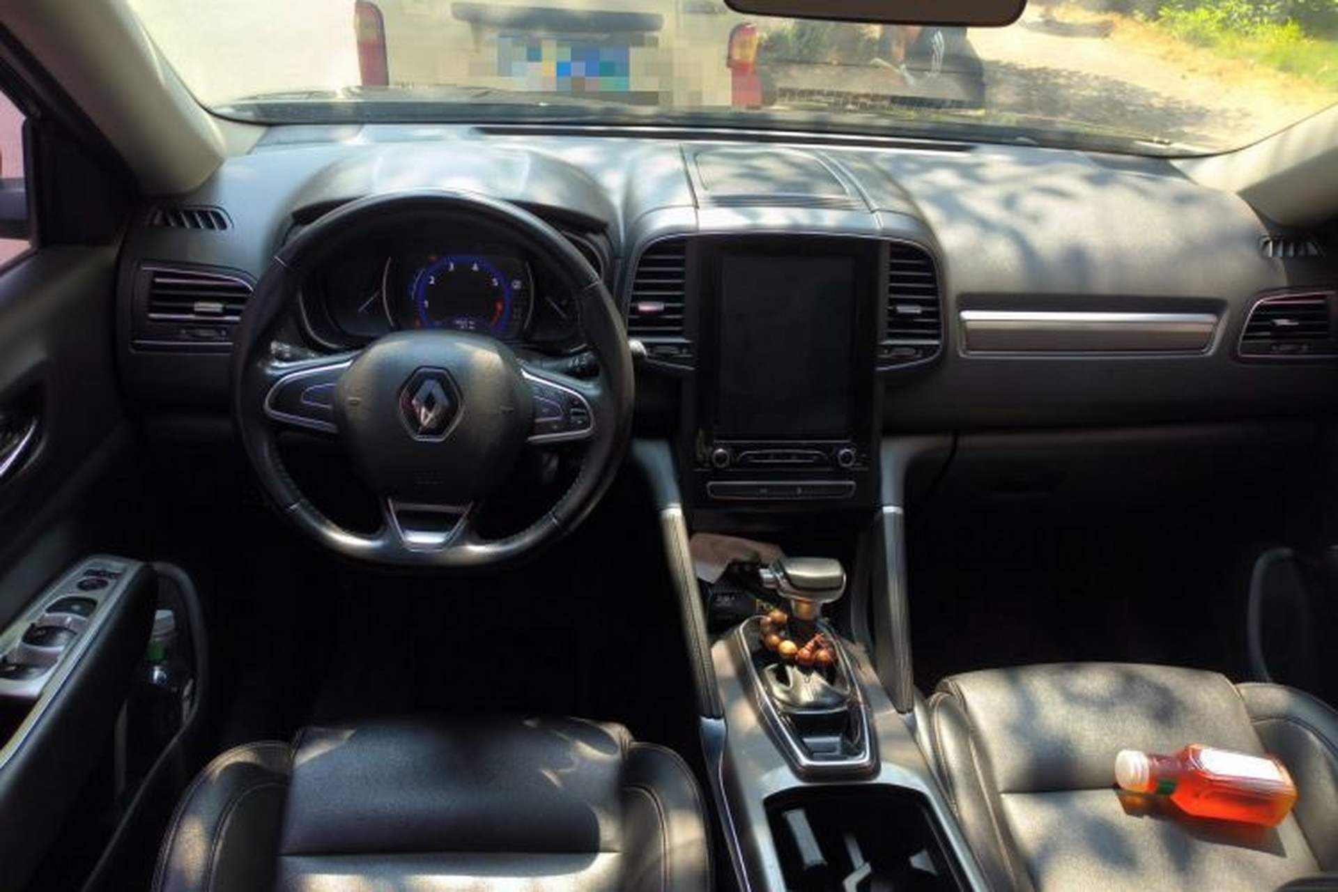 Used Renault Koleos 2017 2.0L Two-Wheel-Drive Leading Edition Center Console